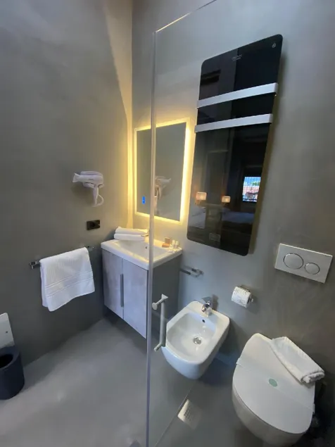 HOTEL TECH - Image 1