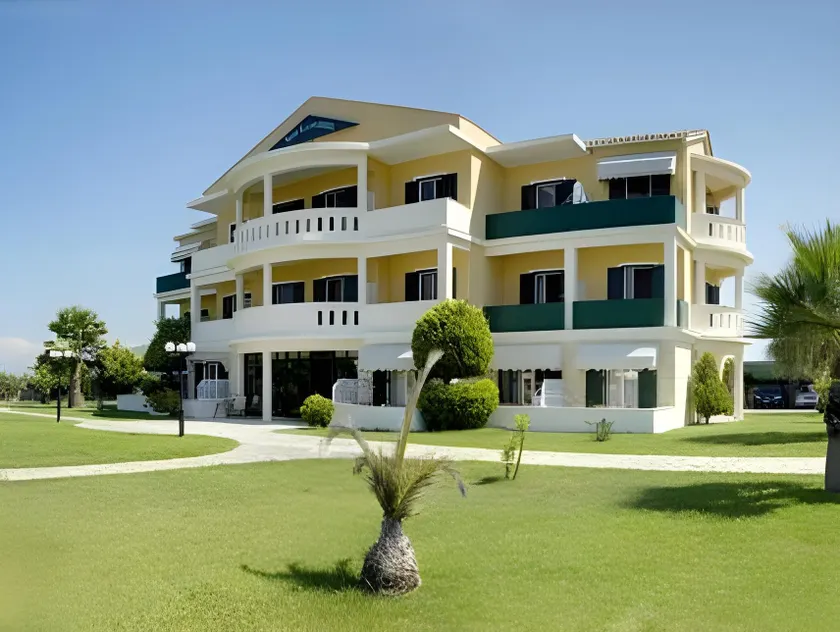San Giovanni Beach Resort and Suites - Image 1