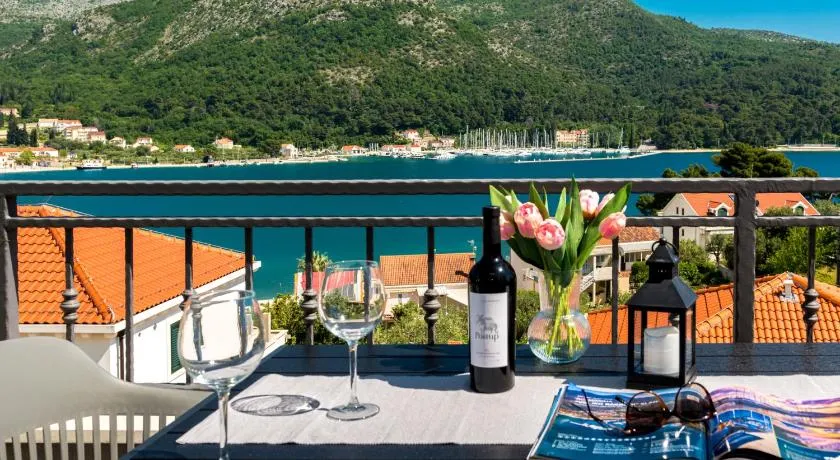 Amazing Sea View Apartments Petra & Paula - Image 1