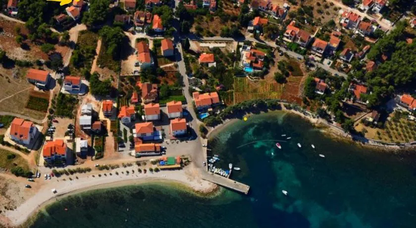 HOUSE-APARTMENTS ELA -MIRCA- FAMILY HOLIDAY - Image 1