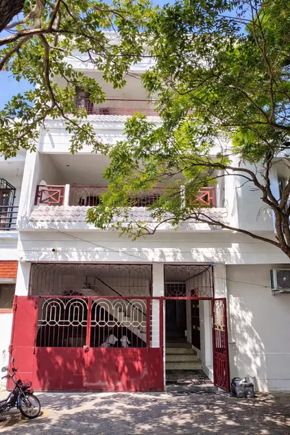 La Carnival Villa - Image 1