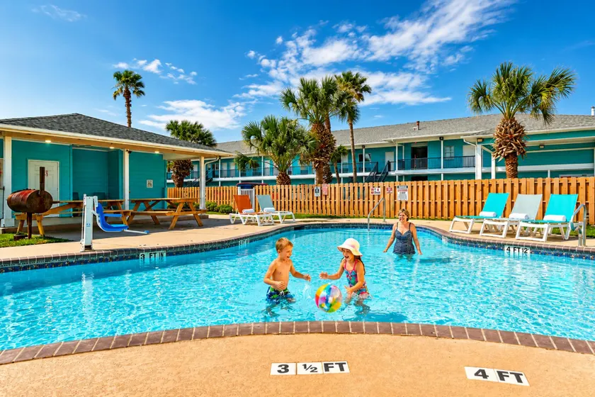 The Island Hotel Near Beach Port Aransas - Image 1