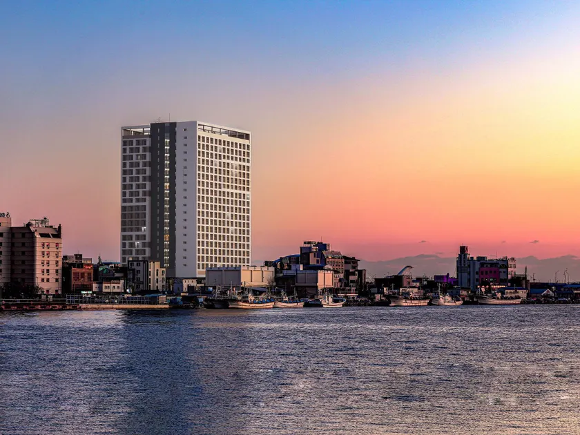 World State Hotel Sokcho - Image 1