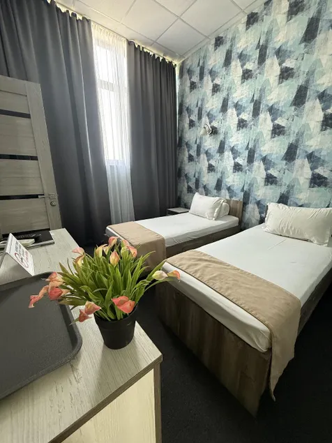 Tarlan Hotel - Image 1