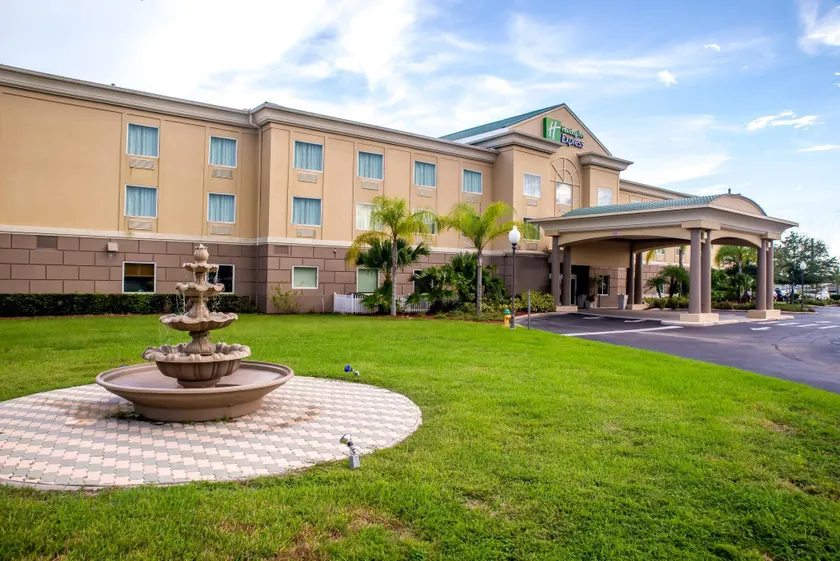Holiday Inn Express & Suites Cocoa by IHG - Image 1