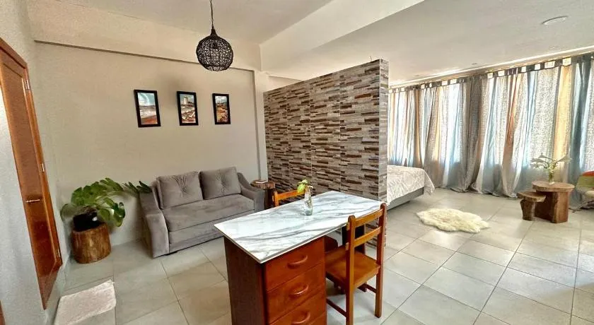 Suites Hermosas cercanas a todo - Image 1