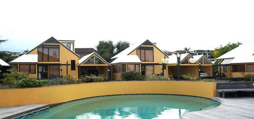 Bucklands Beach Waterfront Motel - Image 1