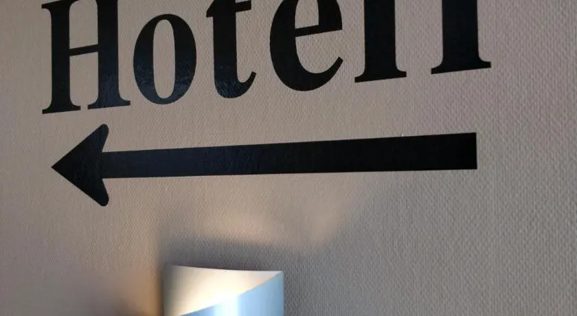 Highway Hotel - Image 1