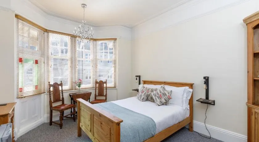 Finest Retreats - Pittodrie Guest House - Room 4 - Image 1
