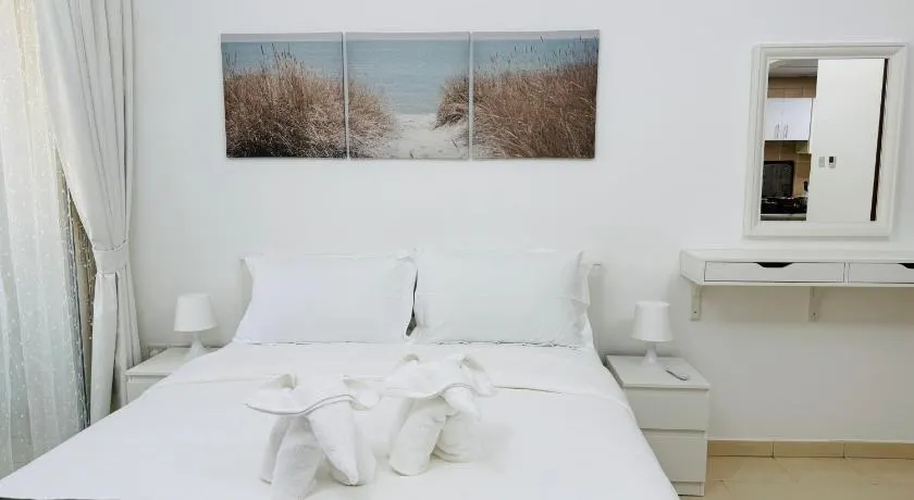 X11 Furnished with balcony England cluster international city near Dragon Mart - Image 1