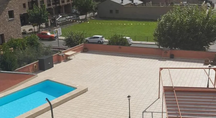Apartamento dúplex acogedor con piscina en Rialp - Image 1