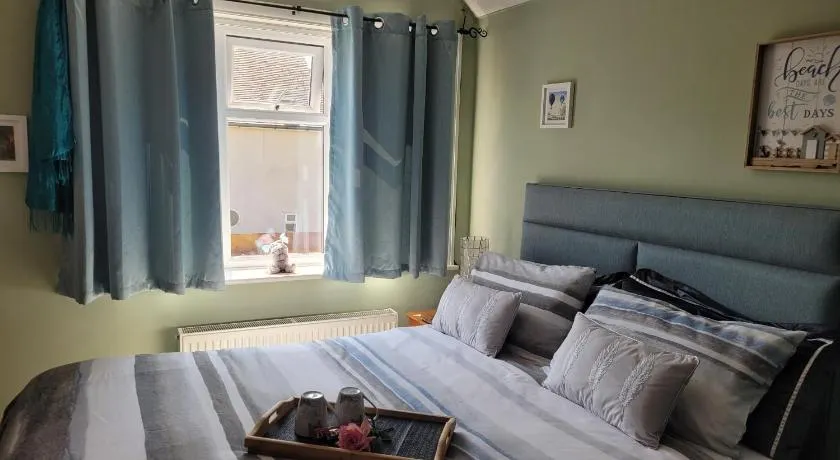 Felixstowe room lets - Image 1