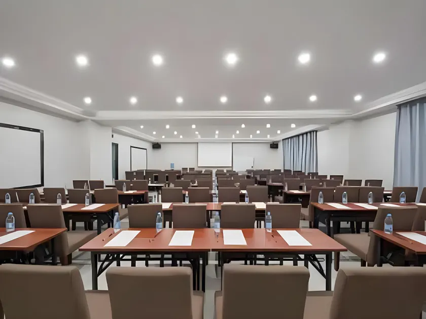 Hanqun Hotel (Guangzhou Baiyun International Airport) - Image 1