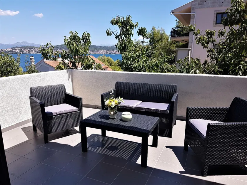 Holiday house Jelka Okrug Donji, Island Ciovo - Image 1