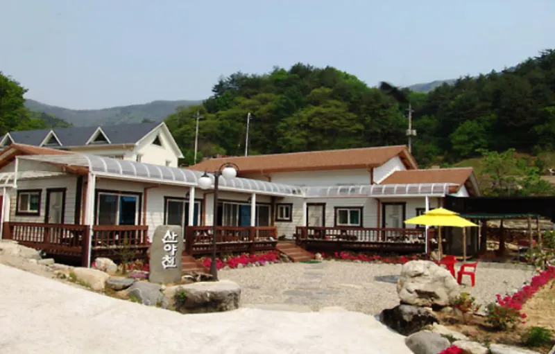 Gangneung sanyacheon pension - Image 1