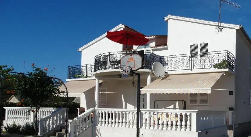 Primošten Apartman Dino - Image 1