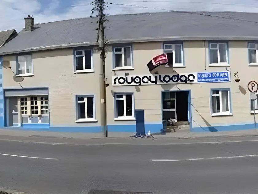 Rougey Lodge Hostel - Image 1