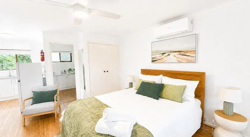 Birdsong Nook - 300m to Beach - Resort Pool - Image 1