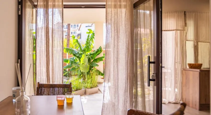 Samos Tropic Apartments - Image 1