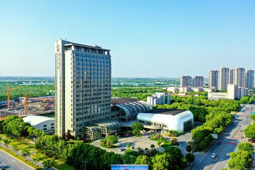 Jiaxing Olympic Sports Center Hotel (Yinxing Swan Lake) - Image 1