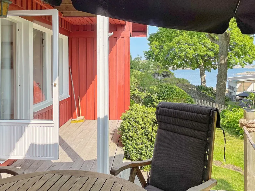 8 person holiday home in BRäNNö-By Traum - Image 1
