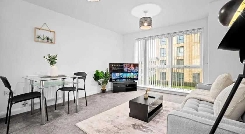 Stylish Central Apartment - Gated Access - Parking 16SL - Image 1