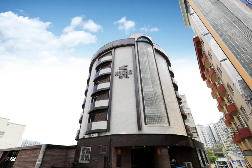 Hound Hotel Jeonju Joonghwasan - Image 1