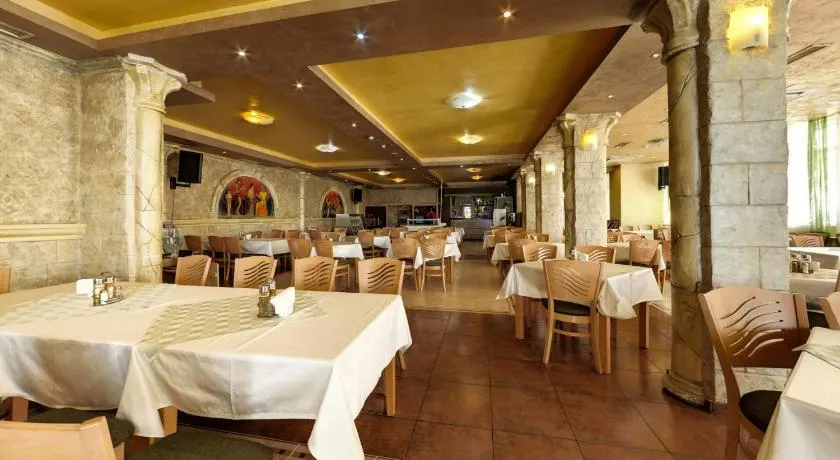 Balneo & SPA Hotel Aura - Image 1