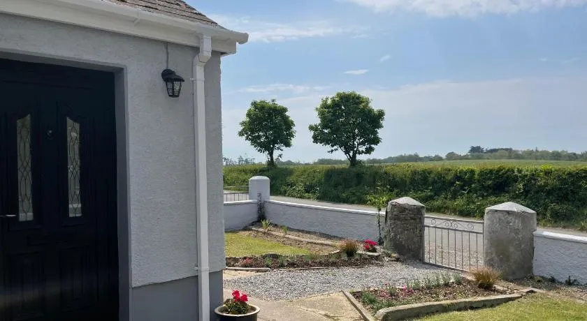 Midsummer cottage - Image 1