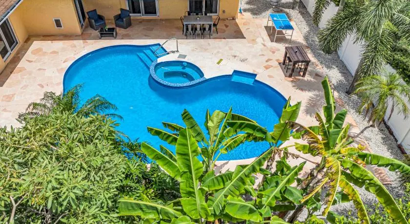 Palm Paradise Retreat Heated Pool East Delray - Image 1