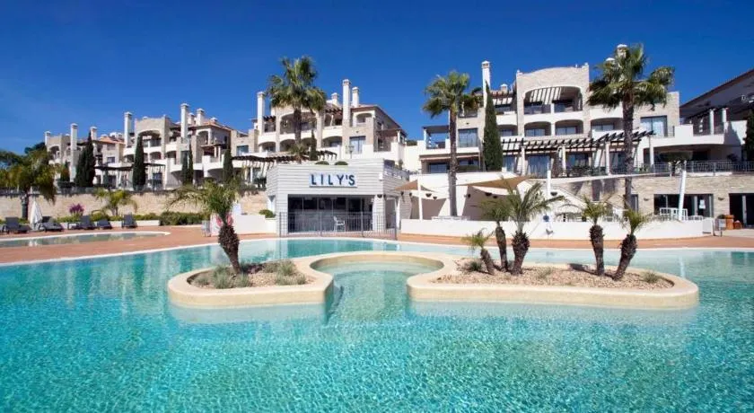 Vilamoura Pine Hills Luxury Apartment - Image 1