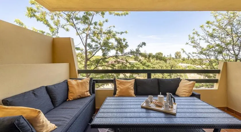 Appartement 'Apartamento Las Joyas' avec vue sur les montagnes, Wi-Fi et climatisation - Image 1