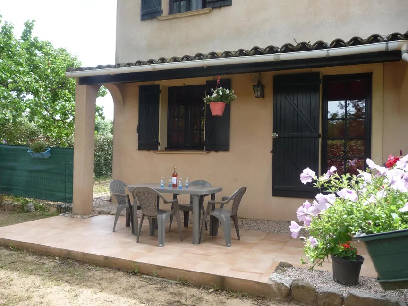Charming Apartment with Private Entrance in Vidauban - Image 1