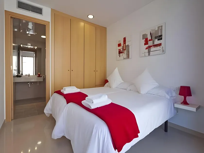 Charmsuites Paralel - Image 1