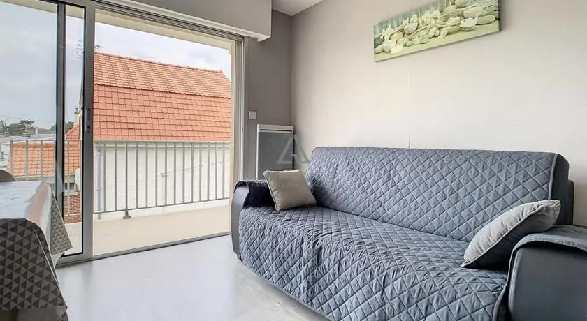 Studio rénové avec balcon, parking privé, proche centre-ville et plage - 2 pers - Image 1