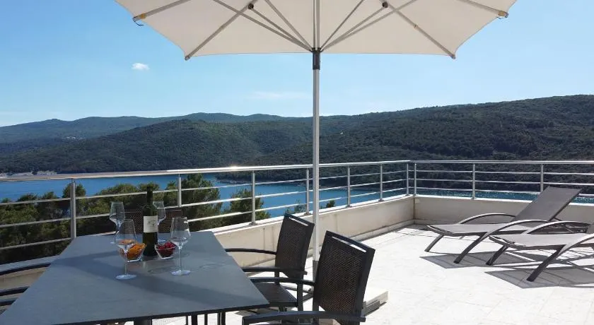 Istra-Hvar Luxury Penthouse - Image 1