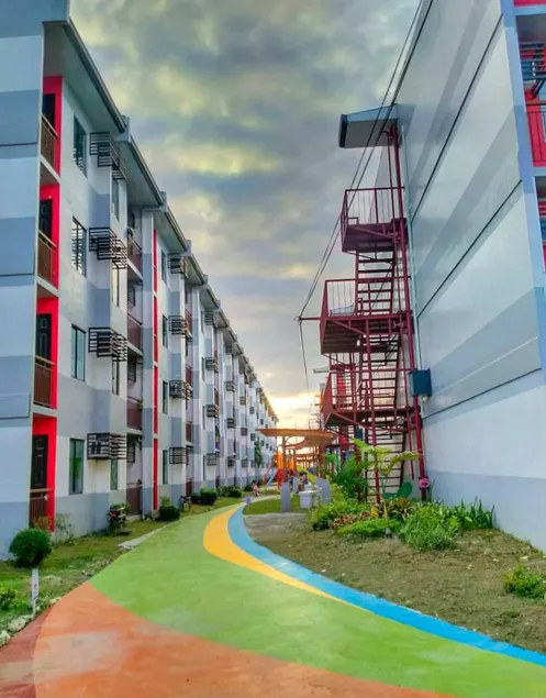Valenzuela Houses - Image 1