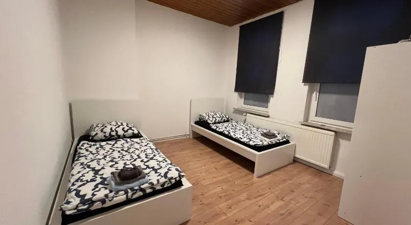 Praktisches Monteur Apartment in zentraler Lage funktional & Simpel - Image 1