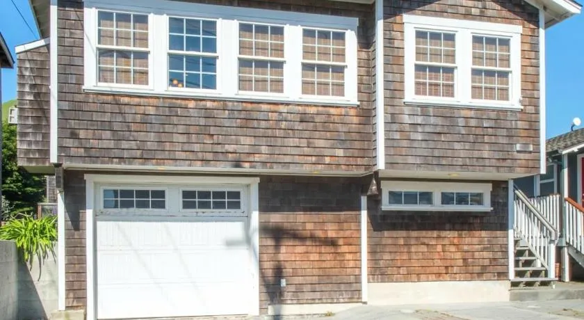 Sea Breeze! Walk to Beach!! In the Village! BBQ! Fast WiFi!! Dog Friendly! - Image 1