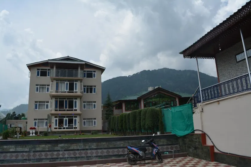 Hotel Royale Comfort - Image 1