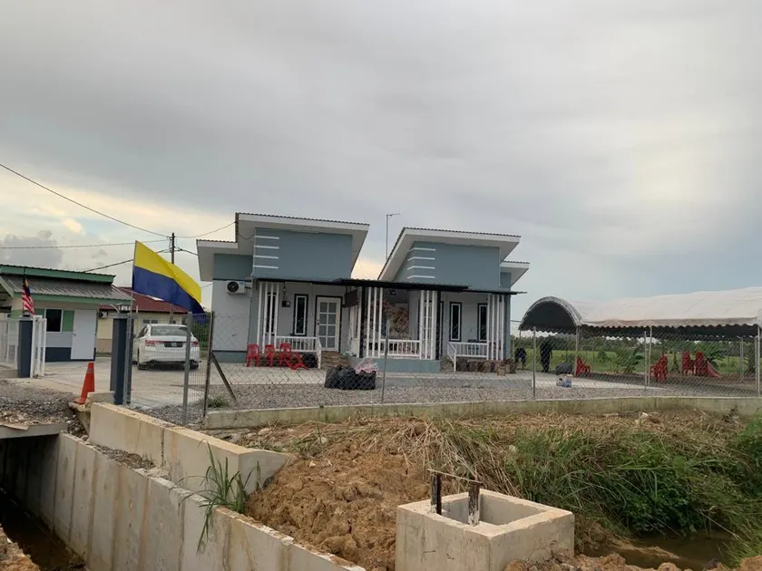 Tiny house by Cg Azizan & Milah - Image 1