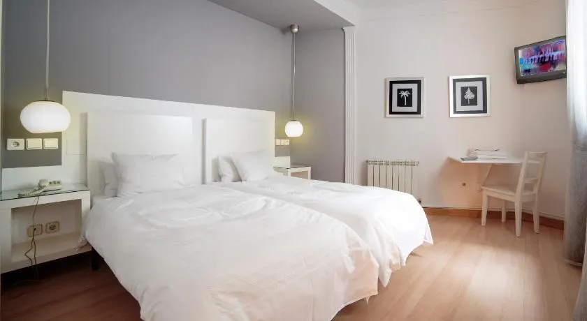 Hostal Adriano - Image 1