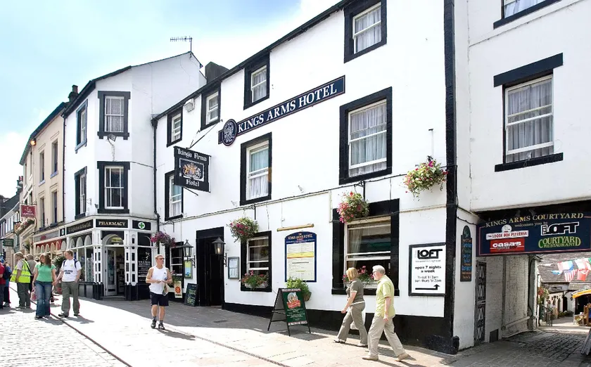 The Kings Arms Hotel - Image 1