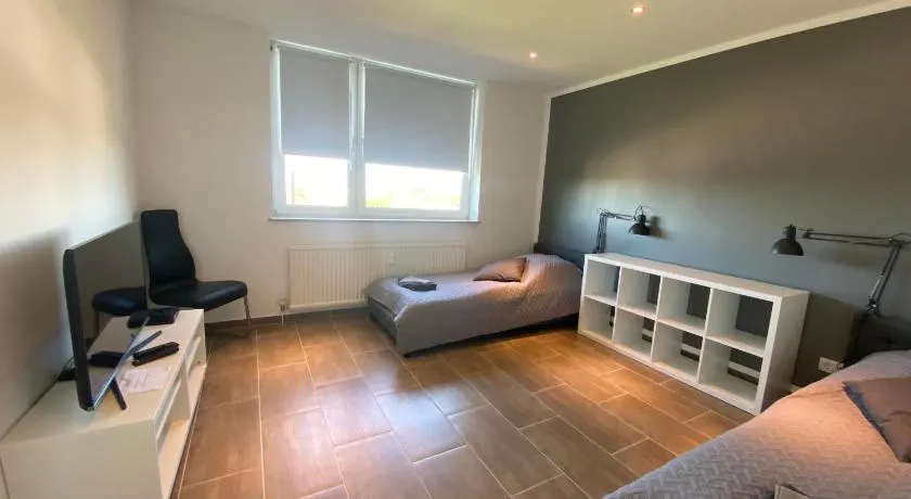 Duisburg von oben 3,5 Zimmer 8.OG frisch saniert - Image 1