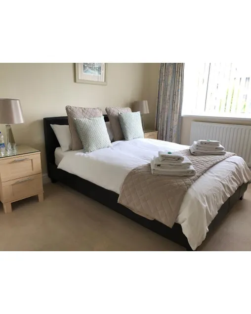 31 Queens Road - Image 1