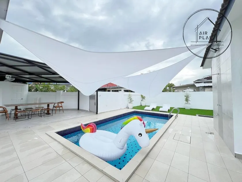 Port Dickson 3BR Private Pool Villa (Up to 12 Pax) - Image 1
