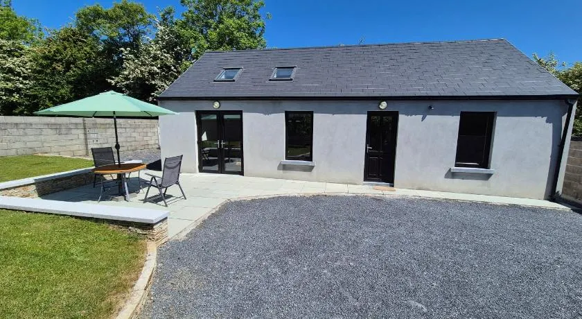 Farm View Lodge - Image 1