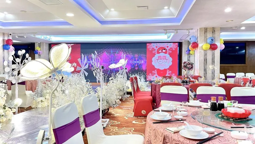 Strait Hotel - Image 1