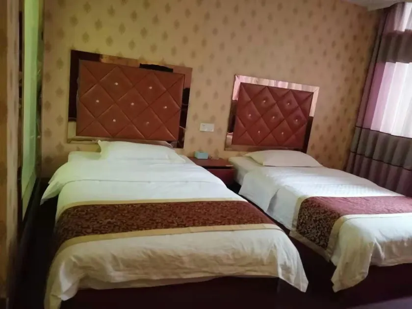Taichuan Business Hotel - Image 1