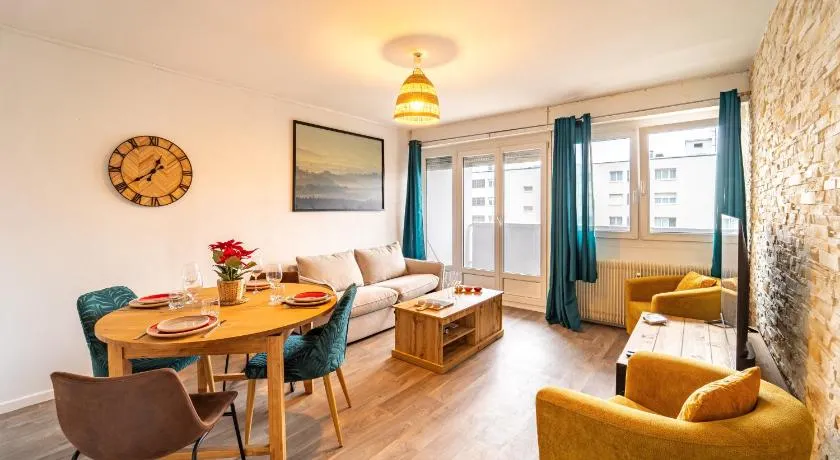 Cosy apartment on Strasbourg Tramway line and Canal - Appartement confortable sur ligne tram Strasbourg et Canal - Image 1